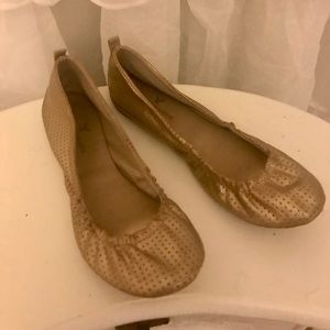 Gold American eagle flats